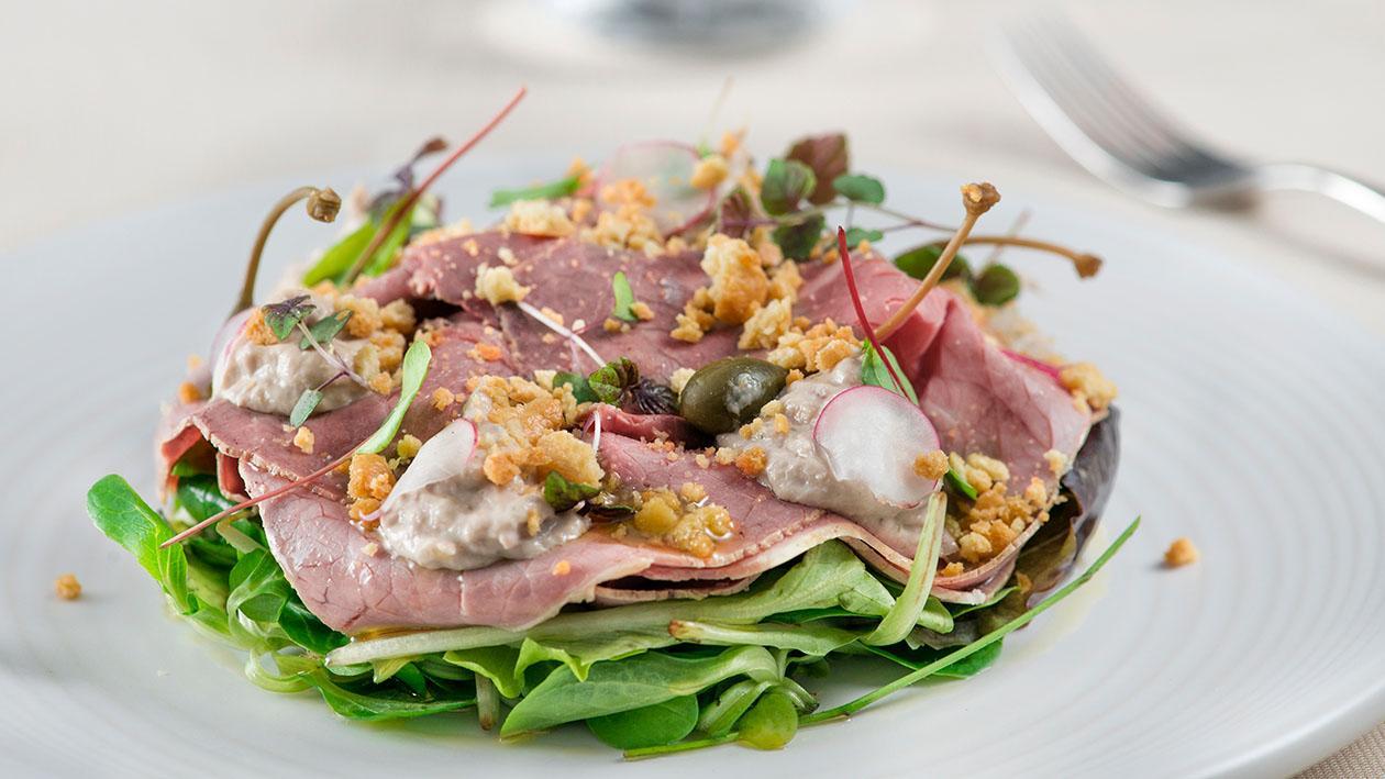 Vitello tonnato con valeriana e polvere di tarallo – Ricetta Vitello tonnato con valeriana e polvere di tarallo – Ricetta