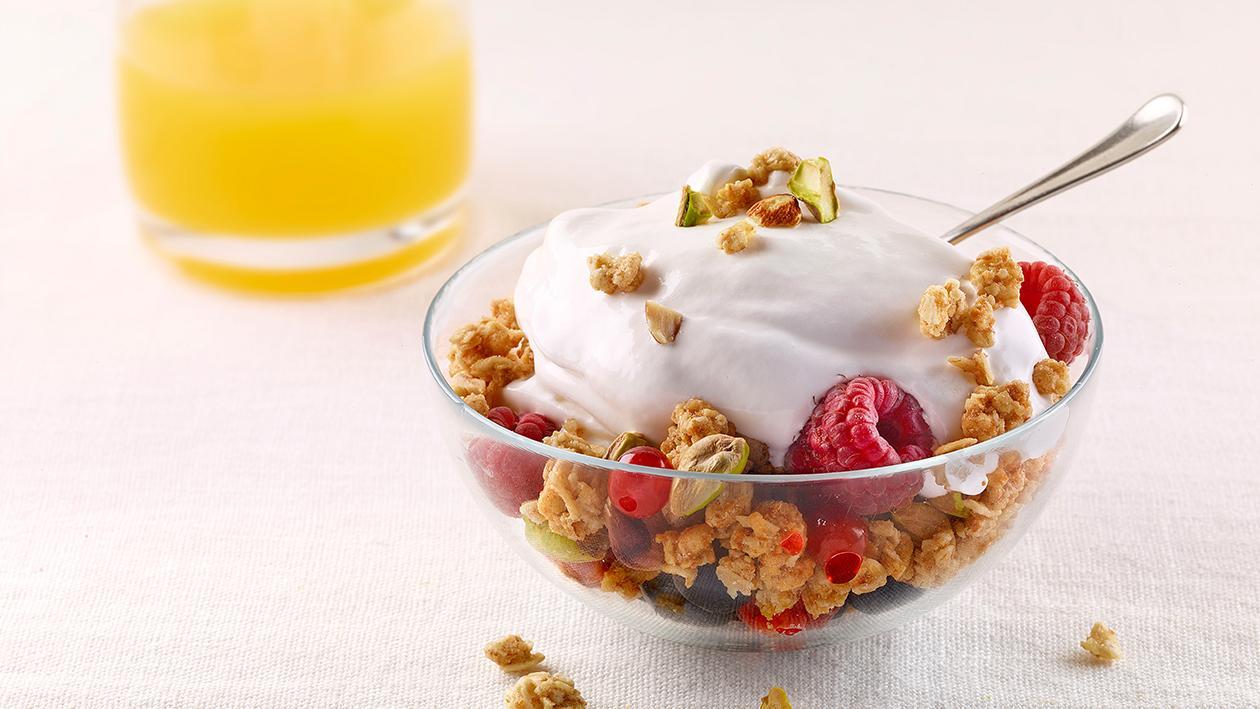 Yogurt con frutti di bosco e muesli – Ricetta Yogurt con frutti di bosco e muesli – Ricetta
