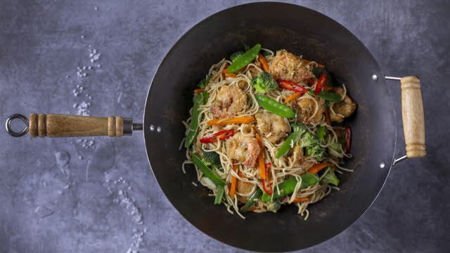 Chow mein – kepti makaronai su vištiena ir krevetėmis – Receptas Chow mein – kepti makaronai su vištiena ir krevetėmis – Receptas