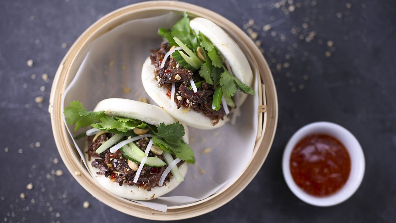 „Gua bao“ – troškinti jaučio žandai sluoksniuotoje tešloje – Receptas „Gua bao“ – troškinti jaučio žandai sluoksniuotoje tešloje – Receptas