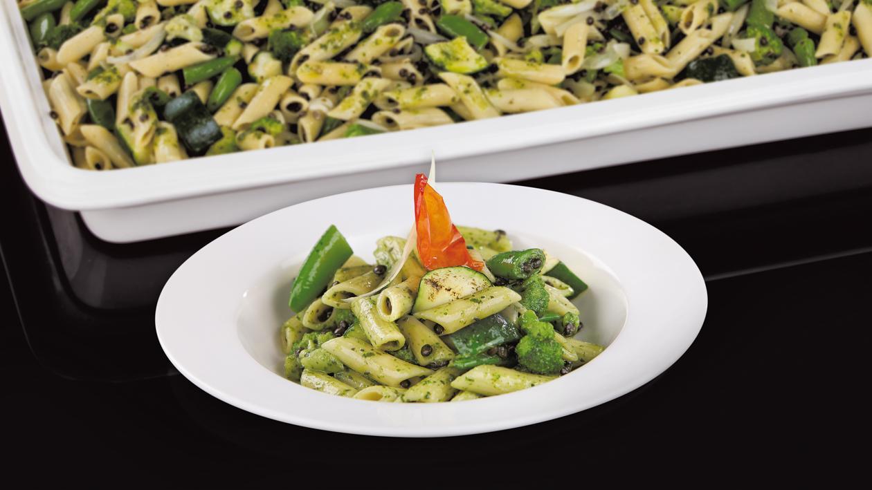 Penne makaronai su žaliomis daržovėmis ir juodaisiais lęšiais alyvuogių pesto padaže – Receptas Penne makaronai su žaliomis daržovėmis ir juodaisiais lęšiais alyvuogių pesto padaže – Receptas