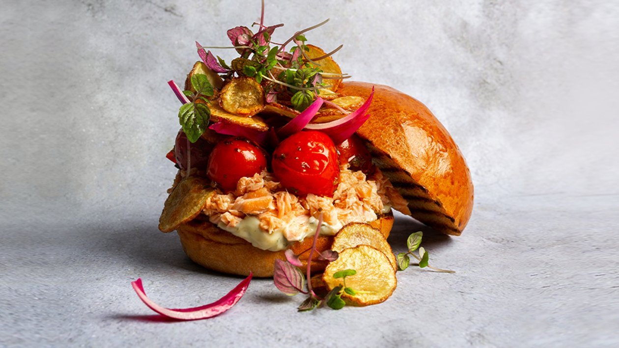 Burgers ar plūkātu lasi – Recepte Burgers ar plūkātu lasi – Recepte