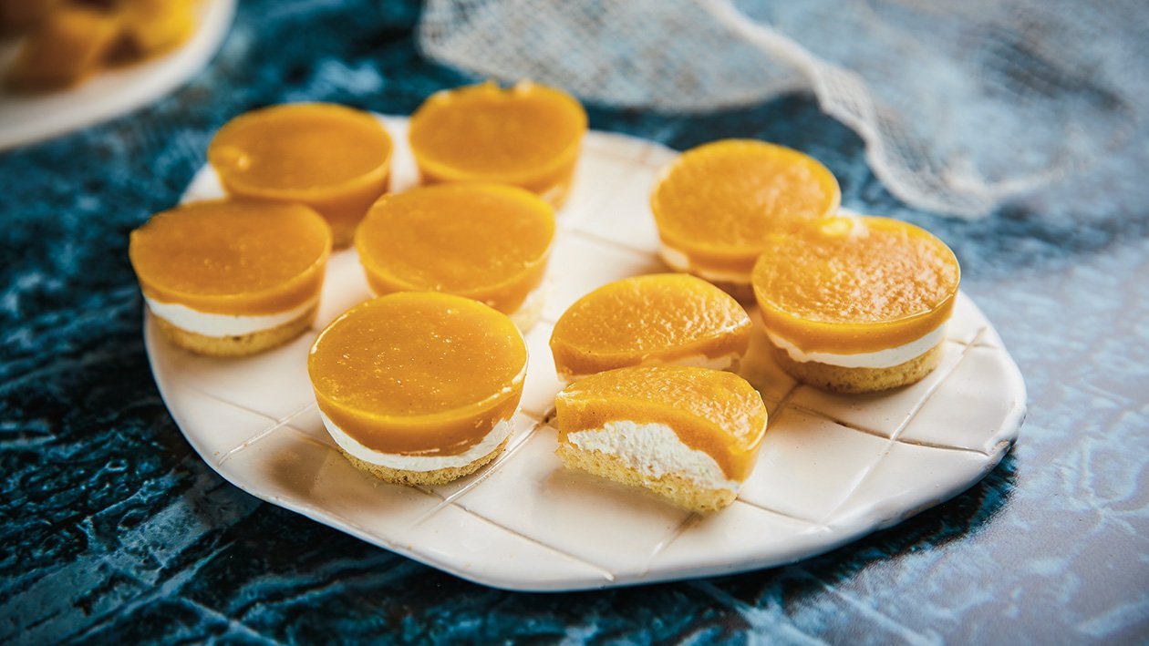 Mango un apelsīnu liķiera krēma kūka – Recepte Mango un apelsīnu liķiera krēma kūka – Recepte