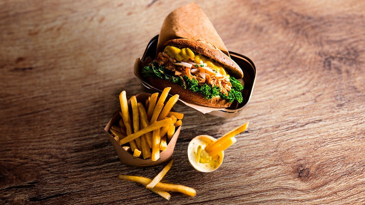 Truša (vai vistas) gaļas burgers ar redīsu salātiem – Recepte Truša (vai vistas) gaļas burgers ar redīsu salātiem – Recepte