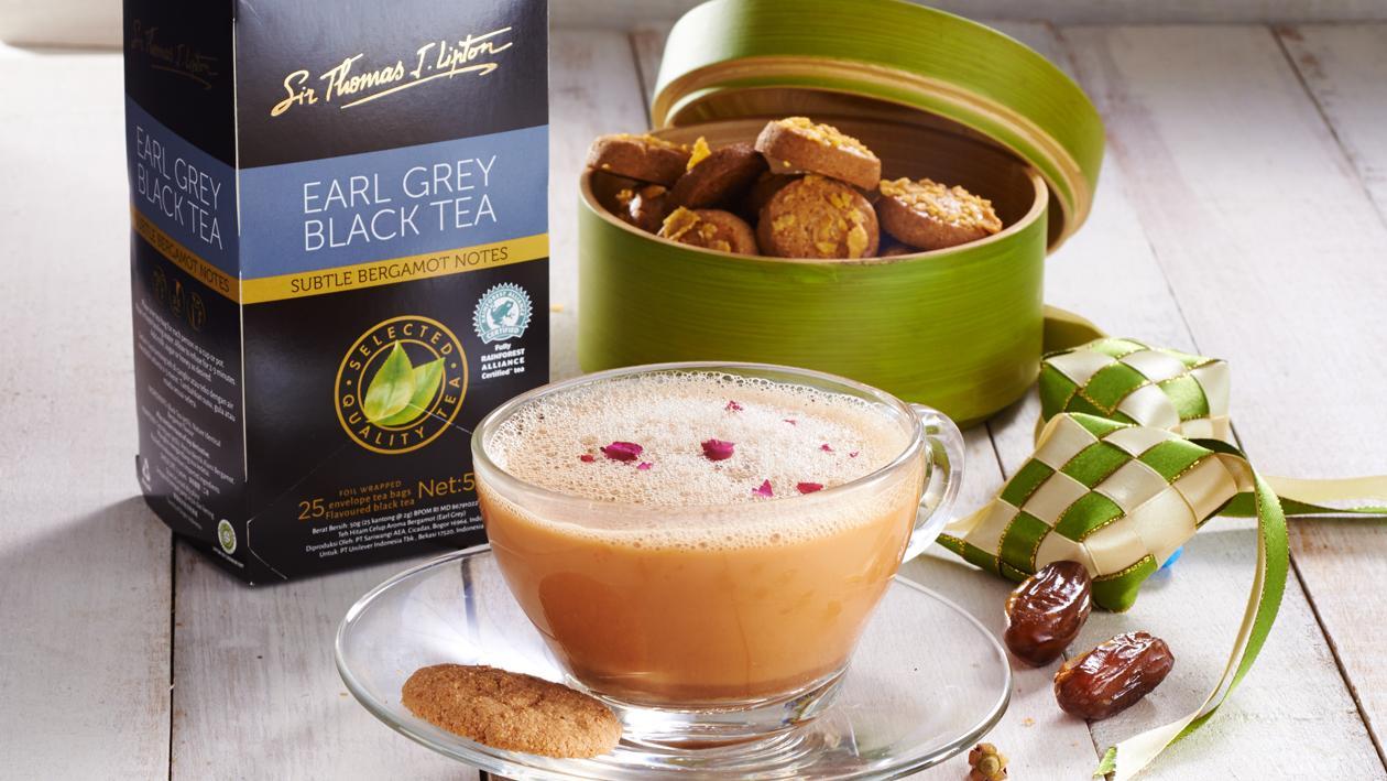 Latte Earl Grey dengan Ros dan Kurma Latte Earl Grey dengan Ros dan Kurma