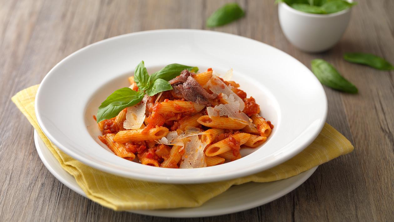 Pasta Arrabiata bersama Ikan Bilis dan Keju Pecorino Pasta Arrabiata bersama Ikan Bilis dan Keju Pecorino