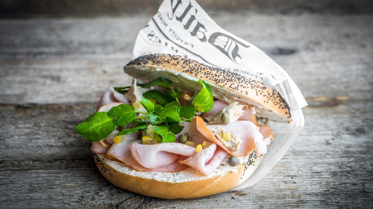 Bagel vitello tonato Bagel vitello tonato