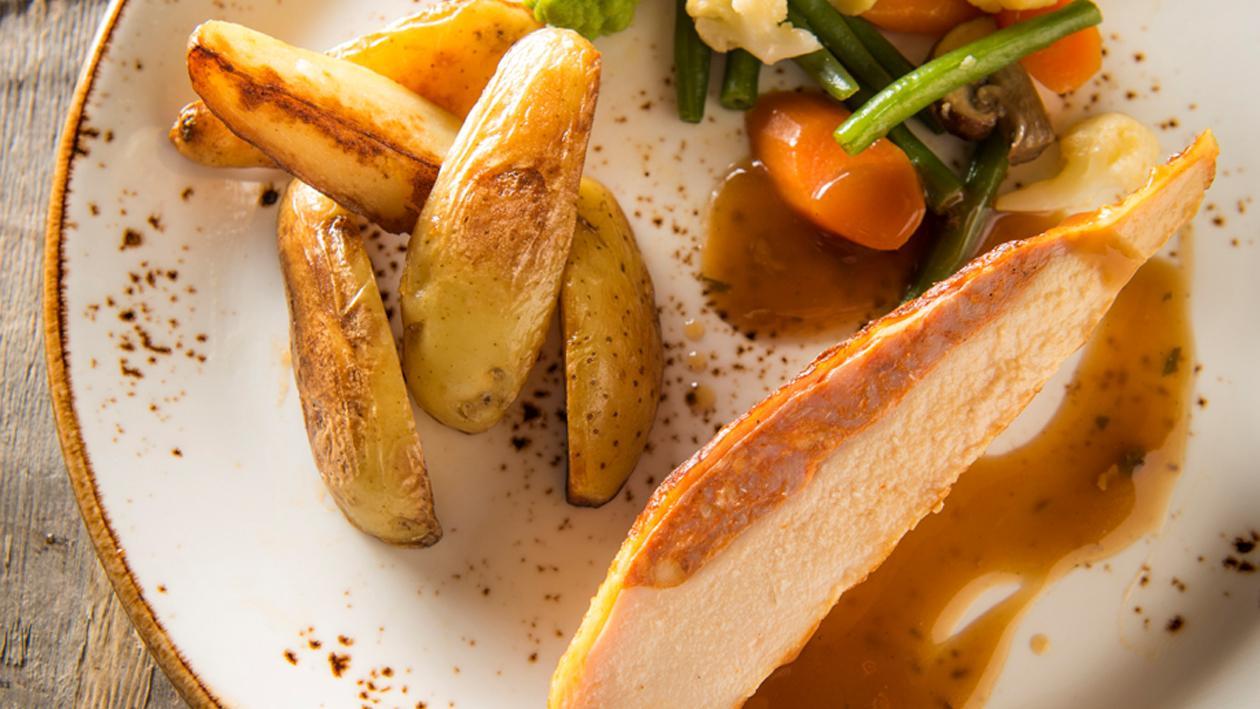 Gevulde parelhoen met jachtsaus – Recept Gevulde parelhoen met jachtsaus – Recept