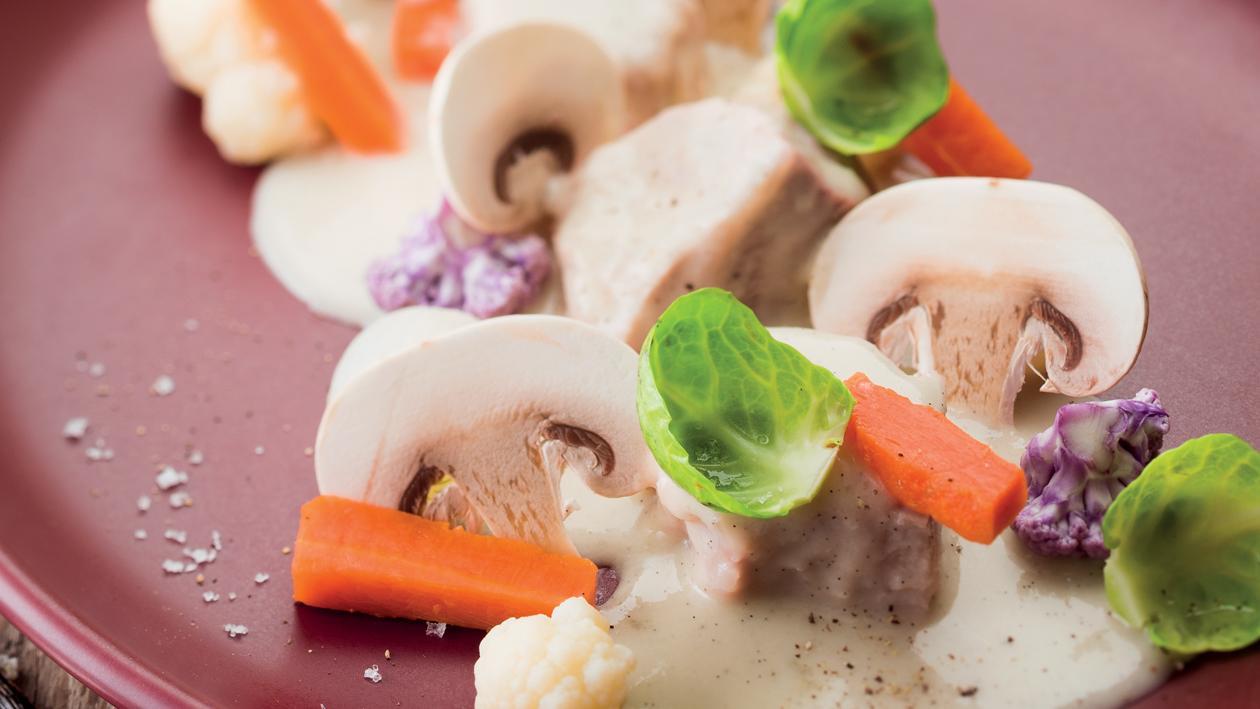 Kalfsblanquette, bloemkoolcrème met vanille Kalfsblanquette, bloemkoolcrème met vanille