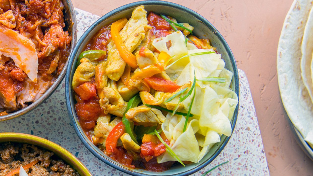 Kip Tropical met carpaccio van ananas en een pittige tomatensaus Kip Tropical met carpaccio van ananas en een pittige tomatensaus