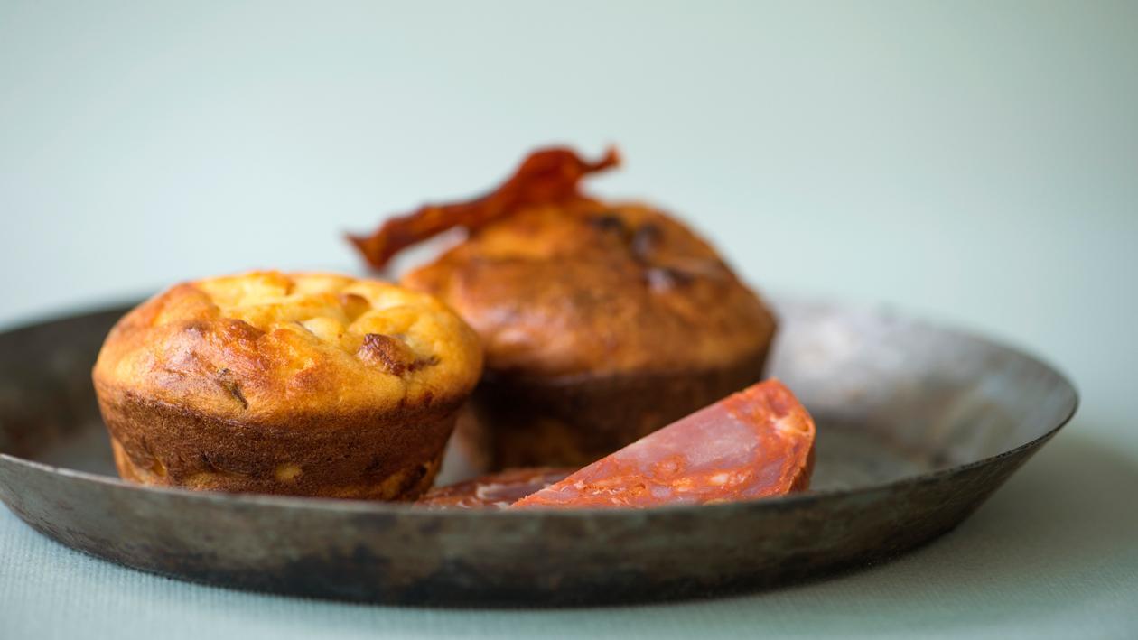 Muffin met geitenkaas en chorizo Muffin met geitenkaas en chorizo