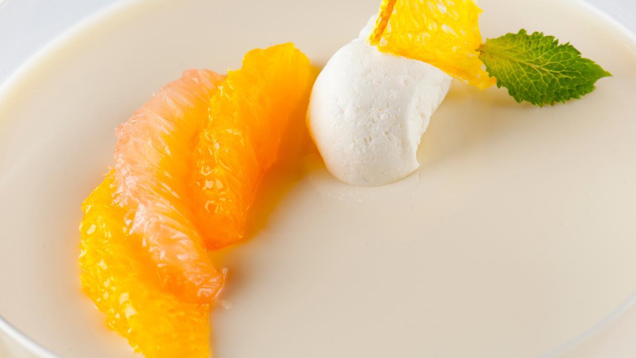 Panna cotta met mandarijn en sinaasappelen Panna cotta met mandarijn en sinaasappelen