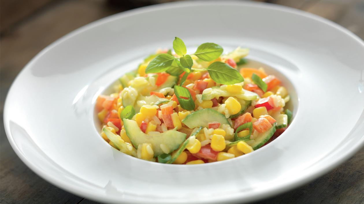 Salade van maïs, rijst, tomaten, komkommer en paprika | Unilever Food ...
