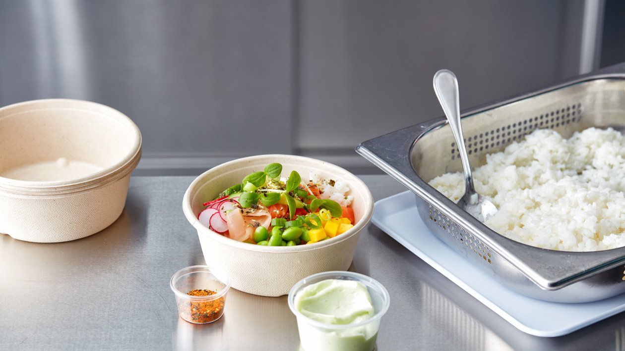 Poké bowl met zalm en wasabi mayonaise (delivery) Poké bowl met zalm en wasabi mayonaise (delivery)
