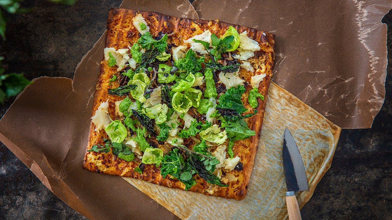 Pizza med bakt sellerirot, sopp og grønnkålspesto – Oppskrift Pizza med bakt sellerirot, sopp og grønnkålspesto – Oppskrift