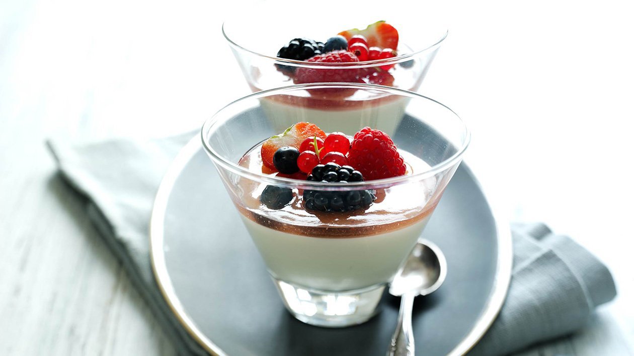 Vaniljepudding med bær – Oppskrift Vaniljepudding med bær – Oppskrift