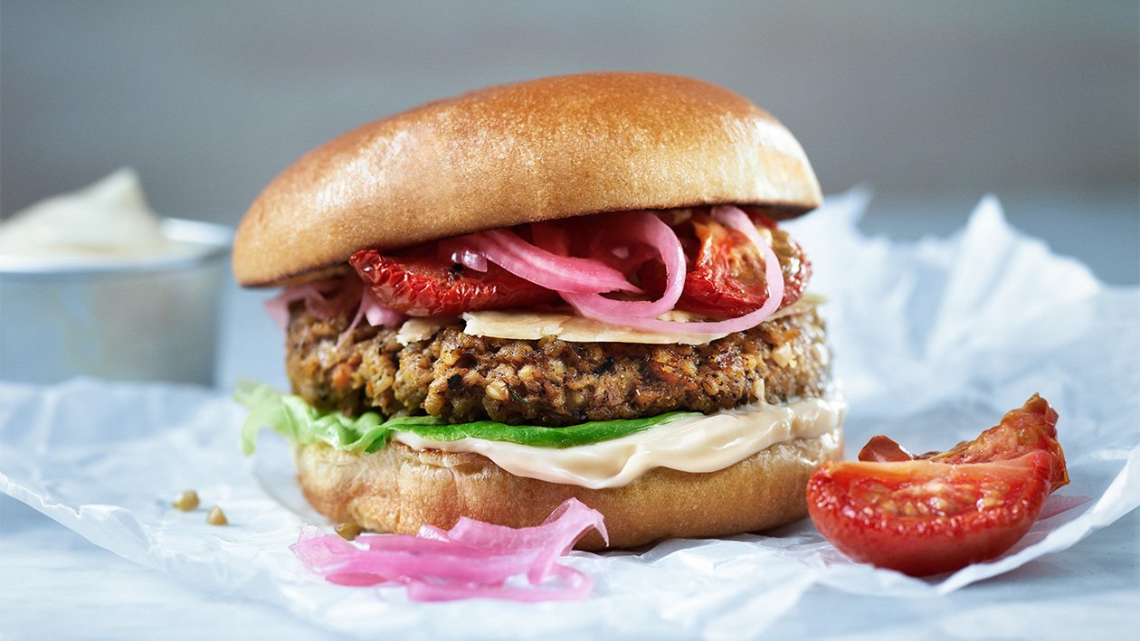 Vegetarhamburger fra Skandinavia med ristet gulrot og korngryn – Oppskrift Vegetarhamburger fra Skandinavia med ristet gulrot og korngryn – Oppskrift
