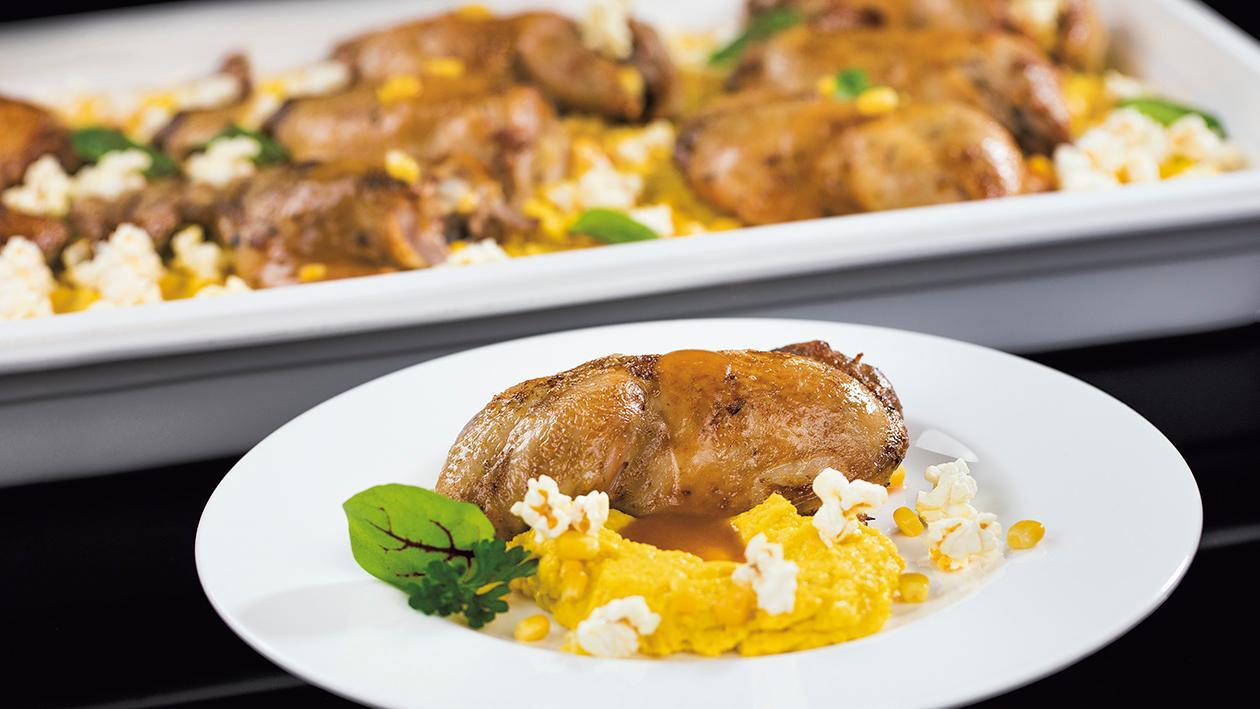 Konfitowane udko kurczaka z kukurydzianym puree i popcornem Konfitowane udko kurczaka z kukurydzianym puree i popcornem