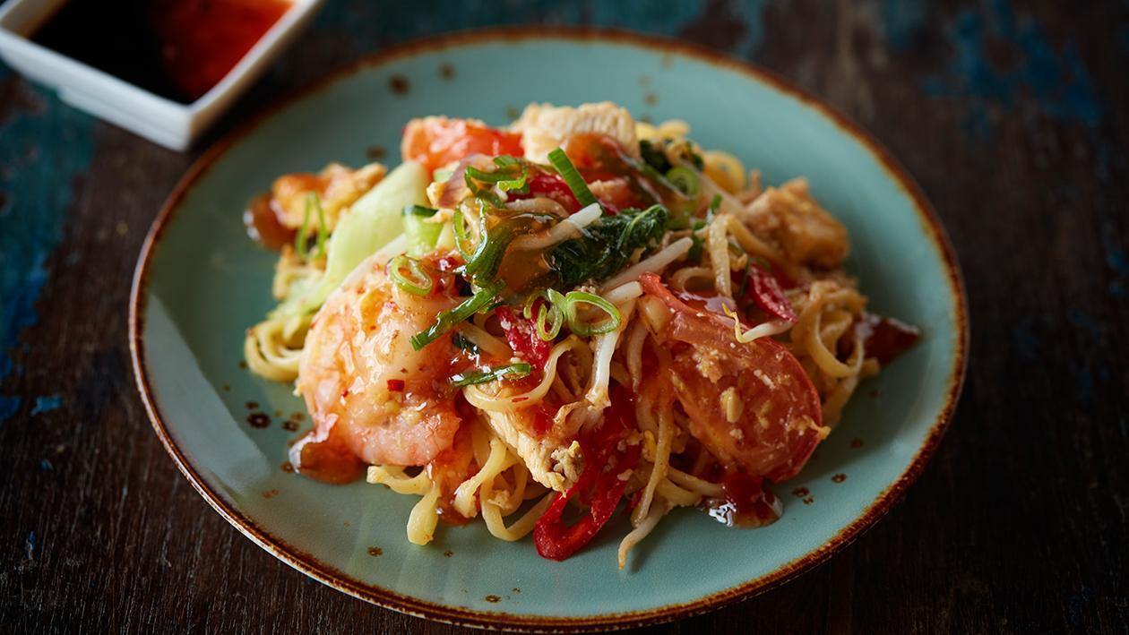Smażony makaron Bami Goreng Smażony makaron Bami Goreng