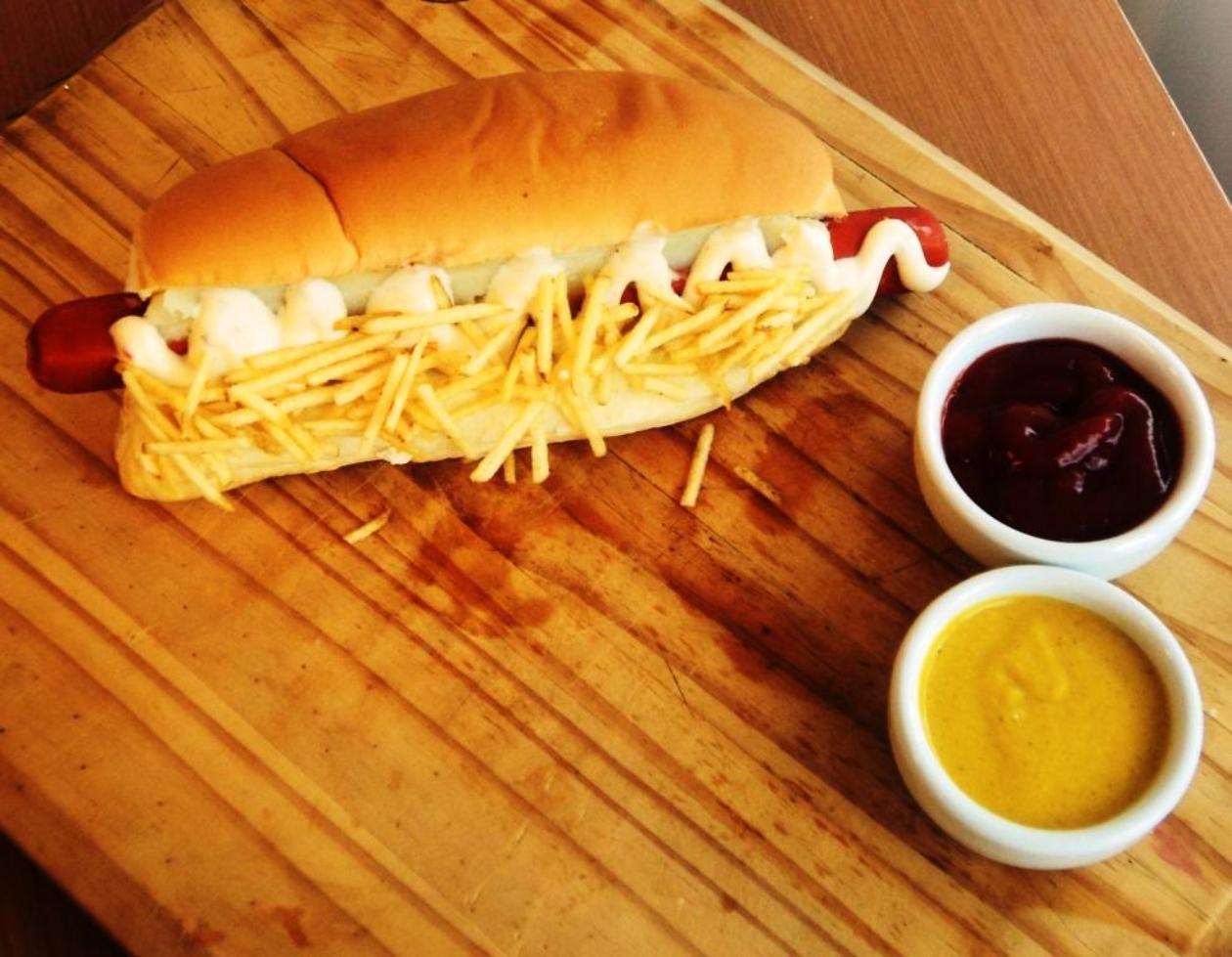 Cachorro-Quente Gratinado com Molho Bechamel Cachorro-Quente Gratinado com Molho Bechamel