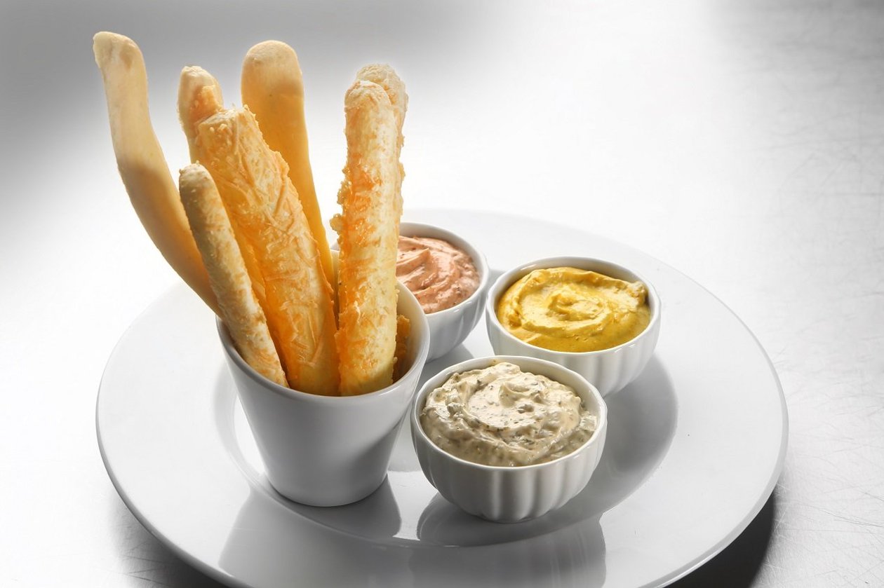 Grissini de parmesão e alecrim Grissini de parmesão e alecrim