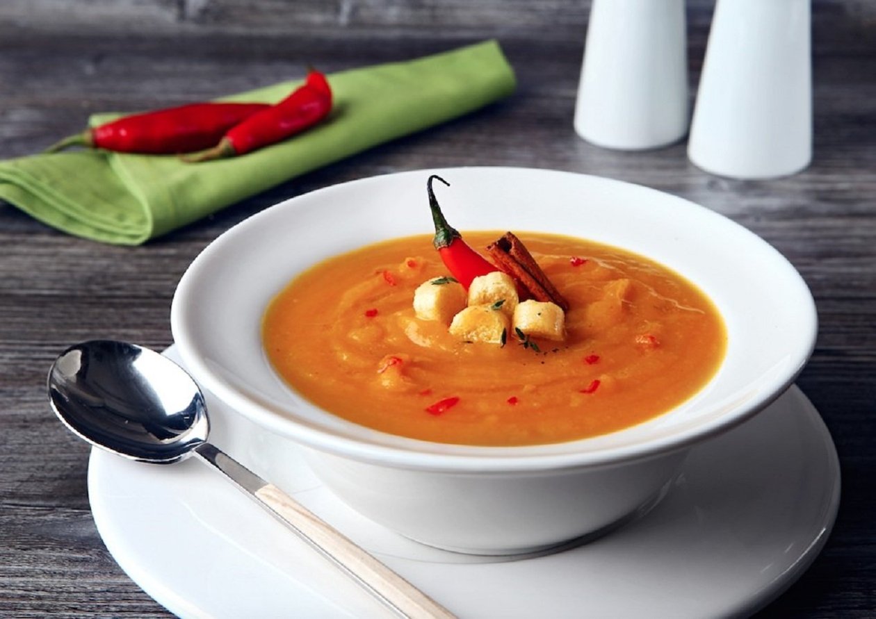 Sopa de abóbora com especiarias Sopa de abóbora com especiarias