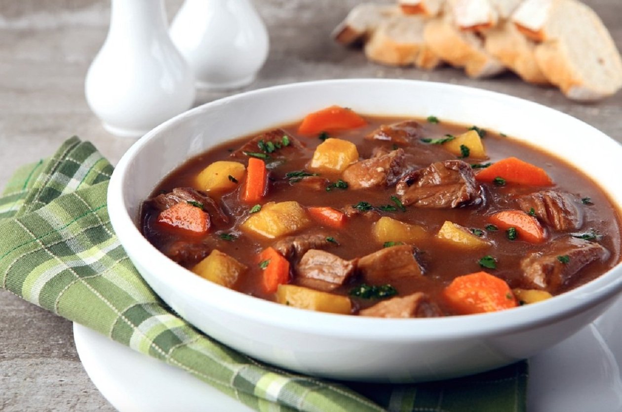 Sopa rústica de carne Sopa rústica de carne