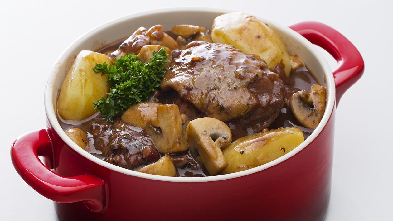 Coq-au-vin (Frango Estufado com Vinho Tinto)
