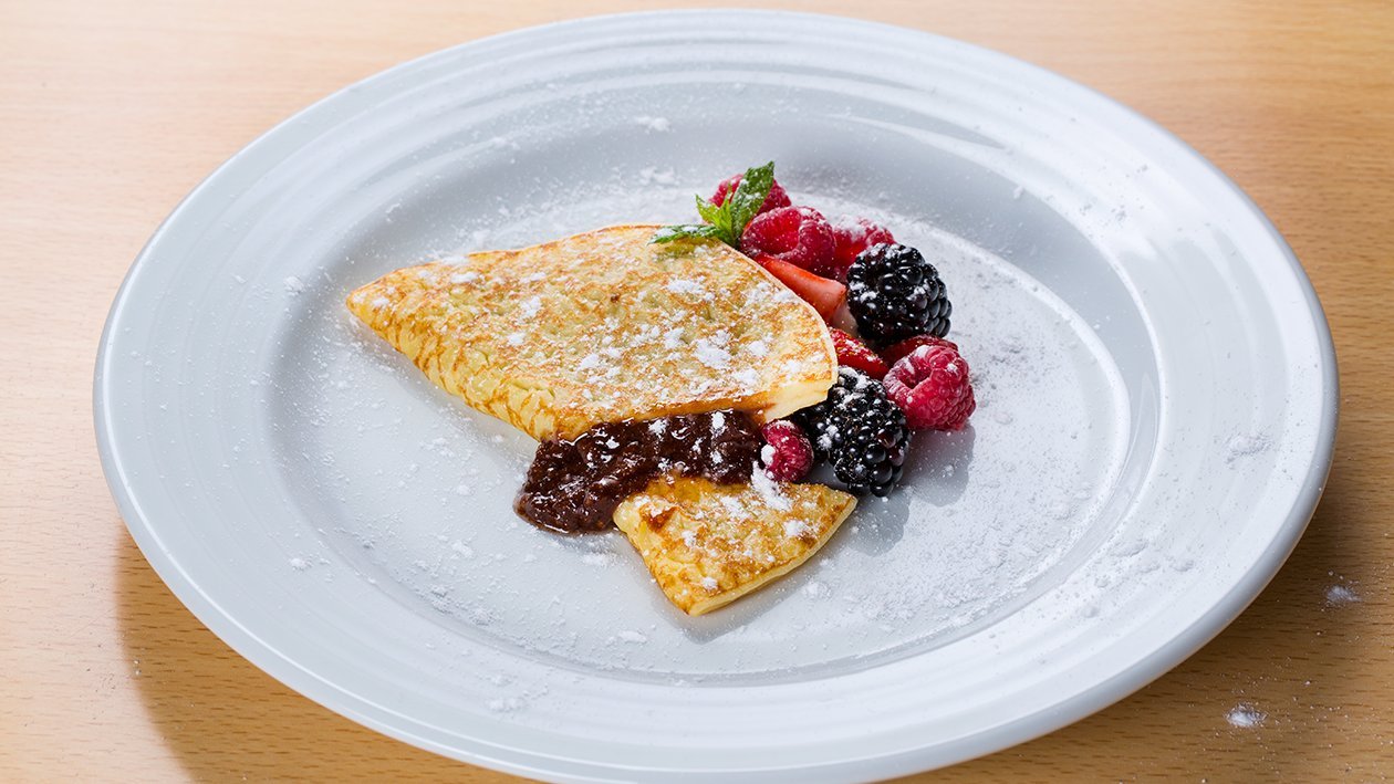 Crepe com chocolate e avelãs