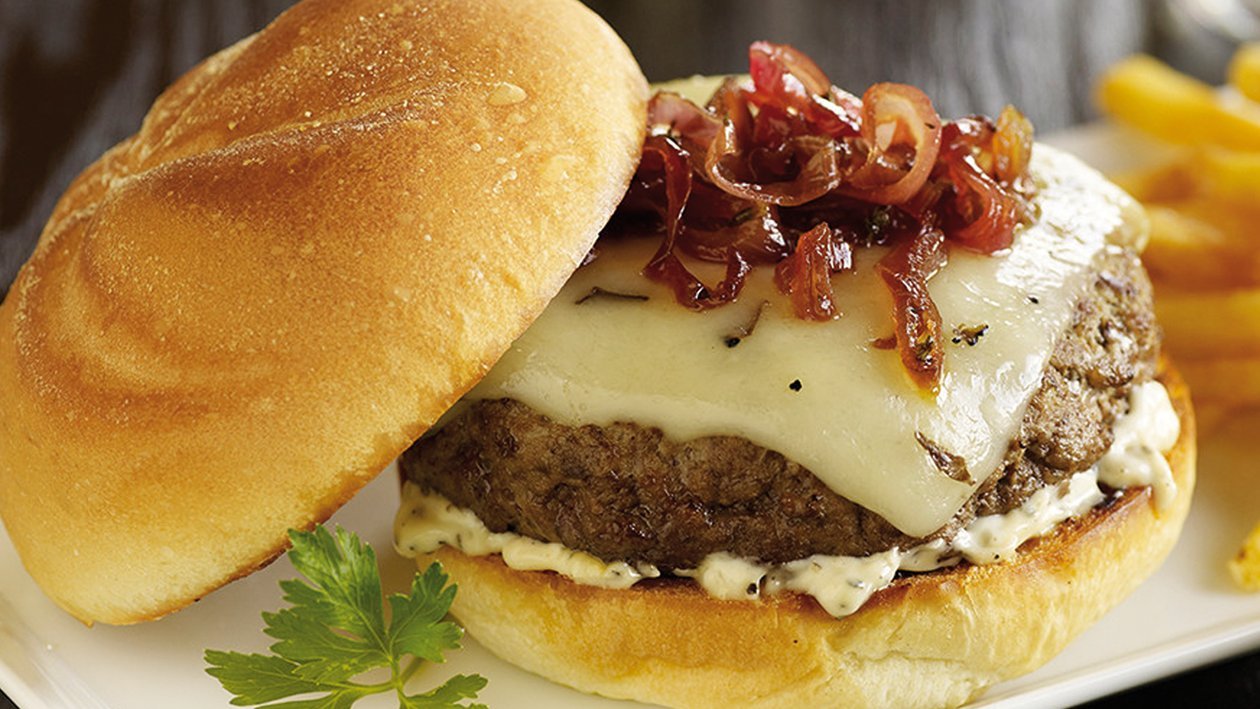 Hambúrguer CCC de Cebola Confitada e Cheddar