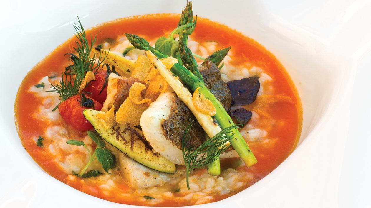 Pregado com Arroz Malandrinho e Coentros, Legumes Grelhados e Caldo de Tomate e Gengibre, Chef Carlos Gonçalves Pregado com Arroz Malandrinho e Coentros, Legumes Grelhados e Caldo de Tomate e Gengibre, Chef Carlos Gonçalves
