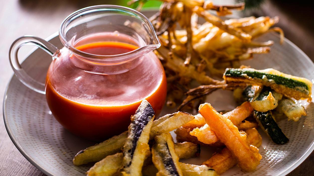 Tempura de Legumes com Molho de Tomate