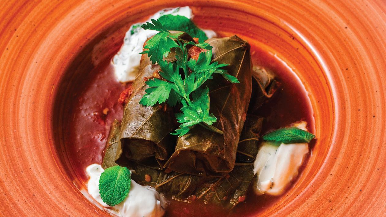 Dolmades de pui cu fistic Dolmades de pui cu fistic