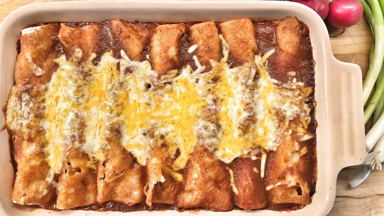 Enchiladas cu dovleac, quinoa si branza de capra Enchiladas cu dovleac, quinoa si branza de capra