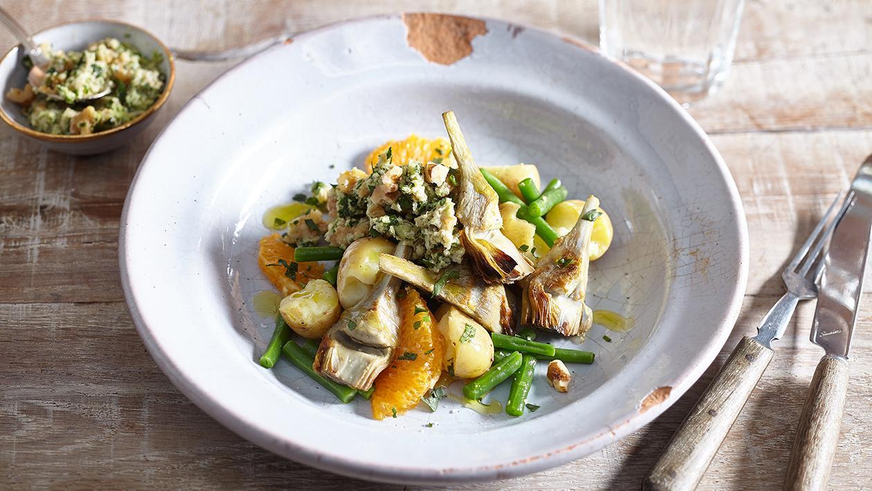 Salata de cartofi cu anghinare si tarator de alune Salata de cartofi cu anghinare si tarator de alune