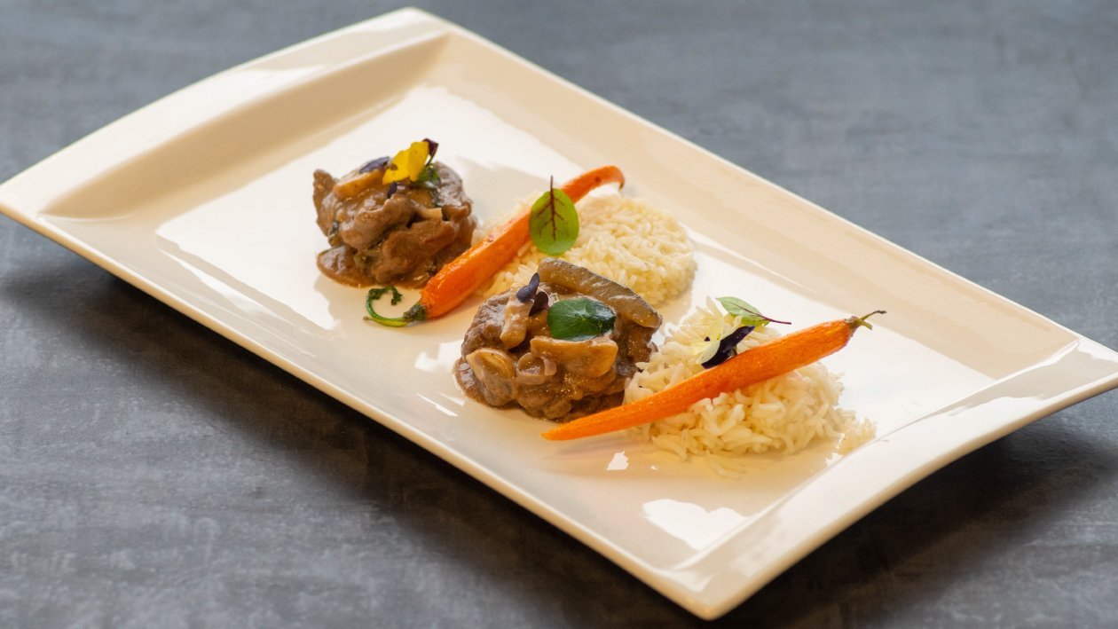 Stroganoff de vita cu orez basmati Stroganoff de vita cu orez basmati