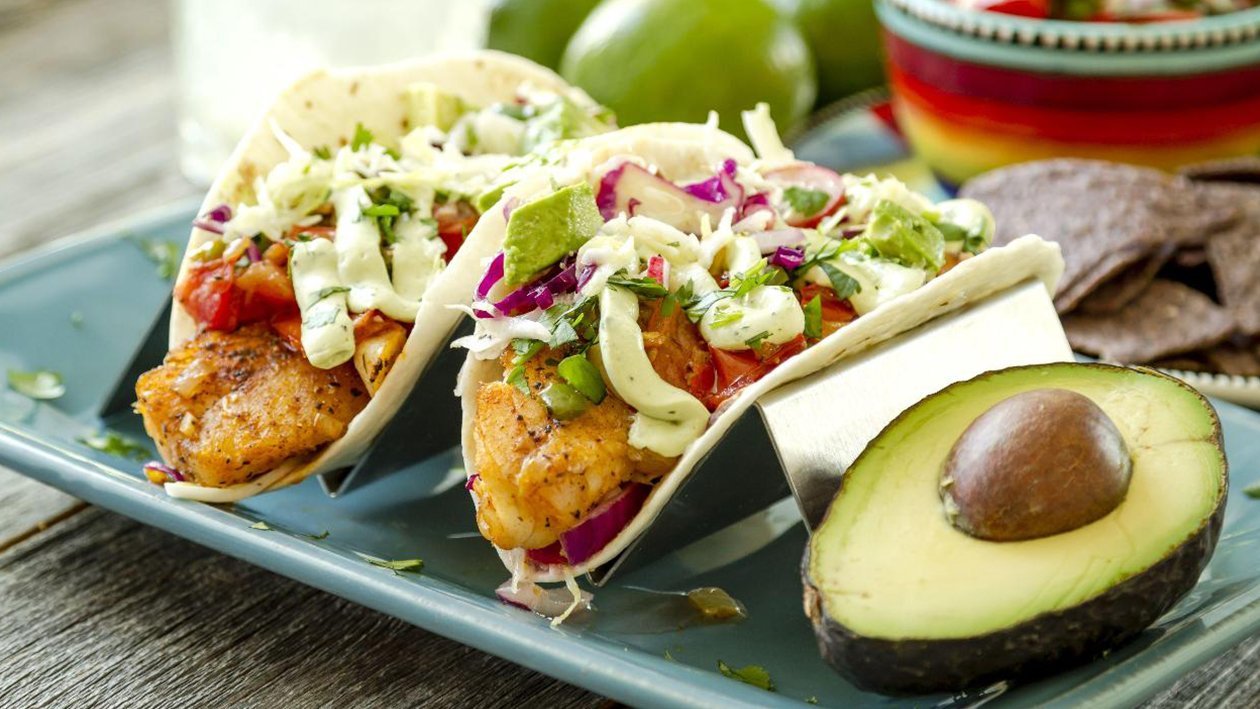 Tacos cu file de peste si salata Coleslaw Tacos cu file de peste si salata Coleslaw