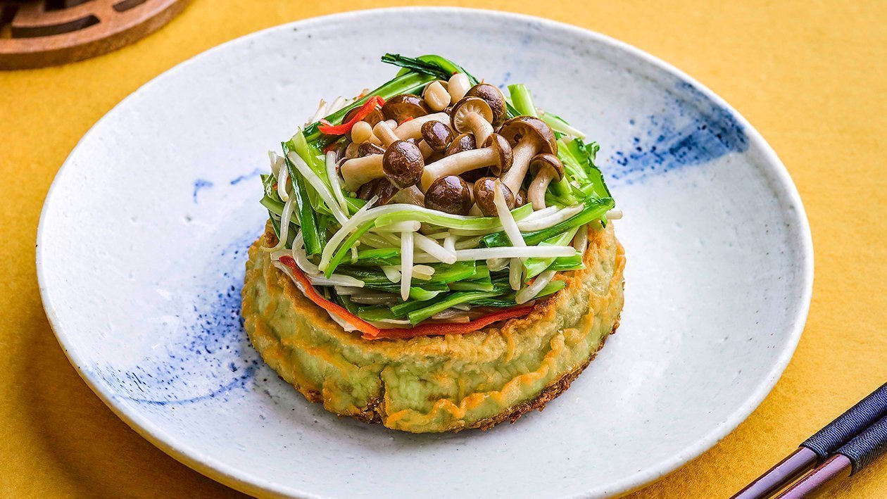 Tofu din grau incoltit cu arpagic, germeni de fasole si ciuperci Shimeji Tofu din grau incoltit cu arpagic, germeni de fasole si ciuperci Shimeji