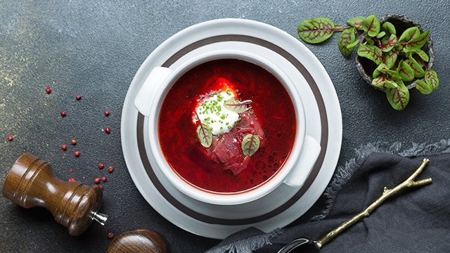 Борщ с языком и снегом из сметаны Борщ с языком и снегом из сметаны