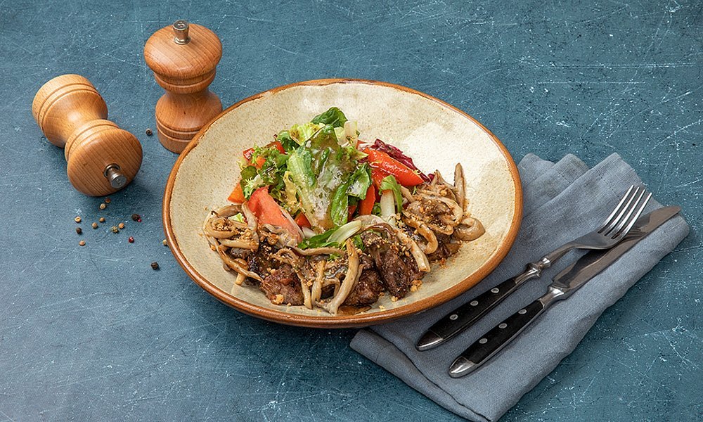 Салат с куриной печенью Салат с куриной печенью