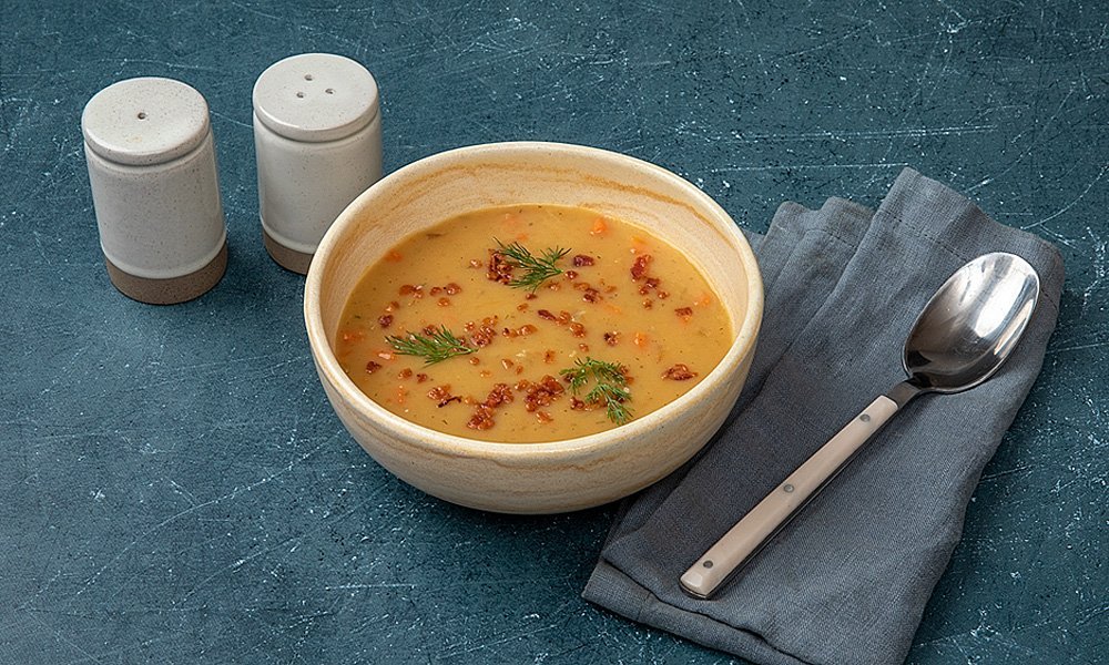Суп гороховый с говяжьими щеками и беконом Суп гороховый с говяжьими щеками и беконом