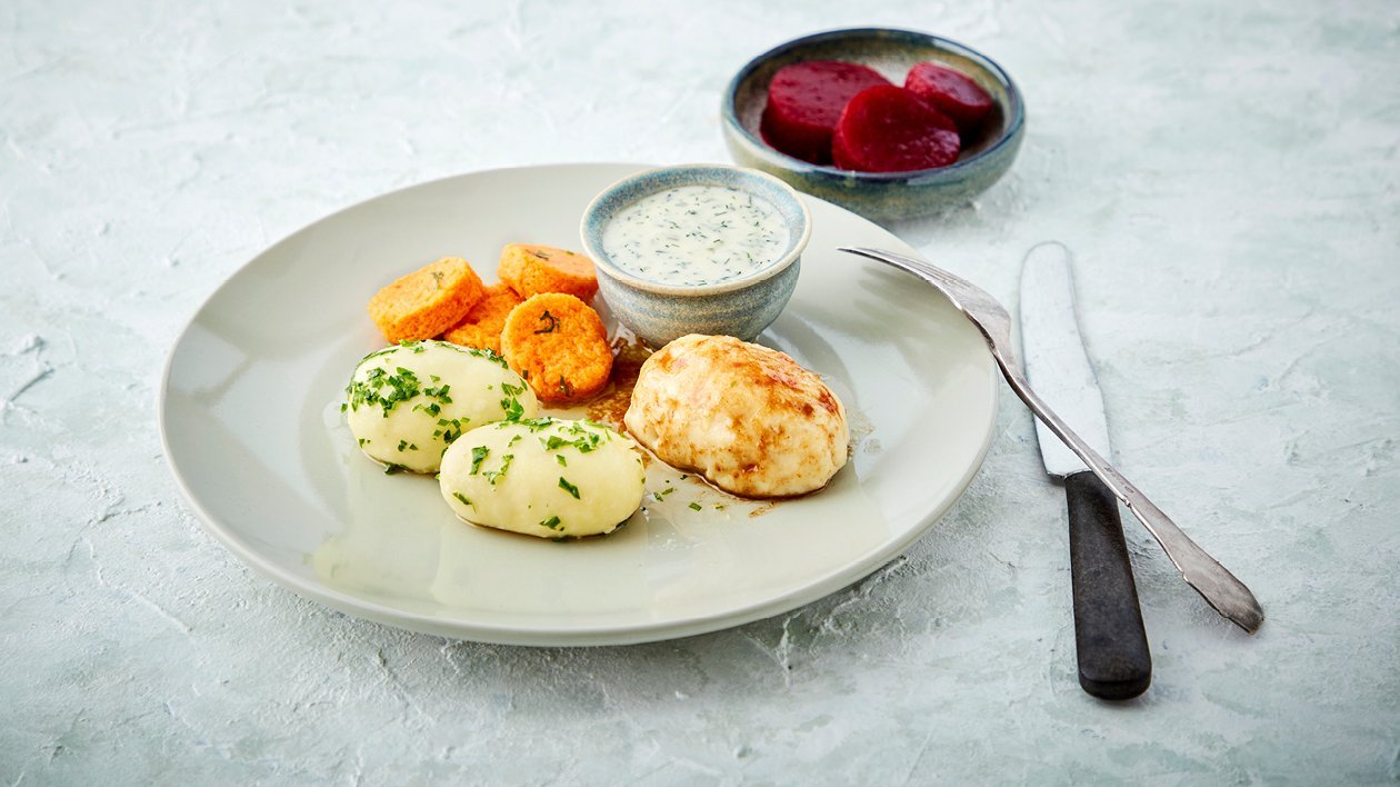 Fiskqueneller med potatis, gulbetor och dillkräm Fiskqueneller med potatis, gulbetor och dillkräm