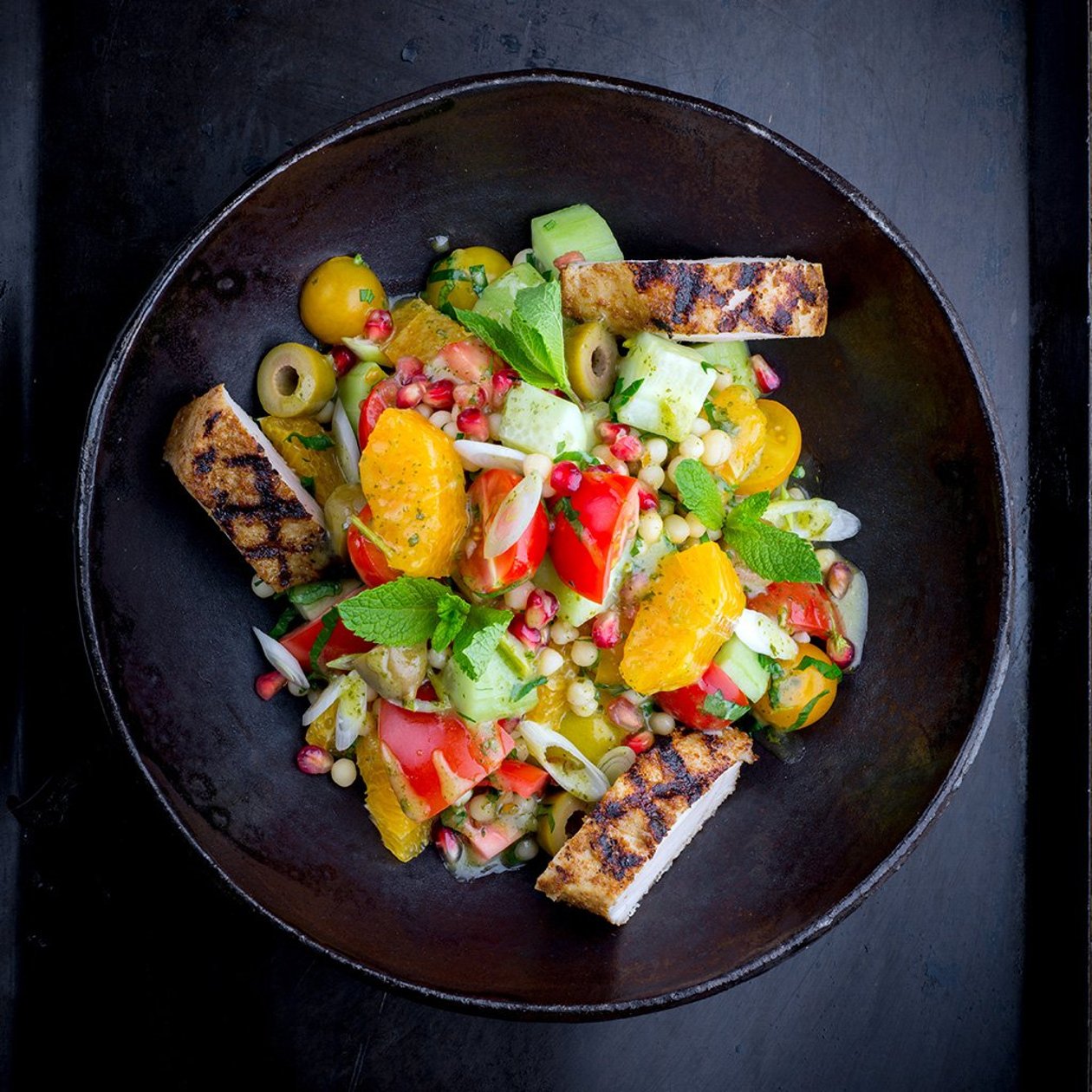 Grillad kyckling Baharat och taboulleh-sallad Grillad kyckling Baharat och taboulleh-sallad