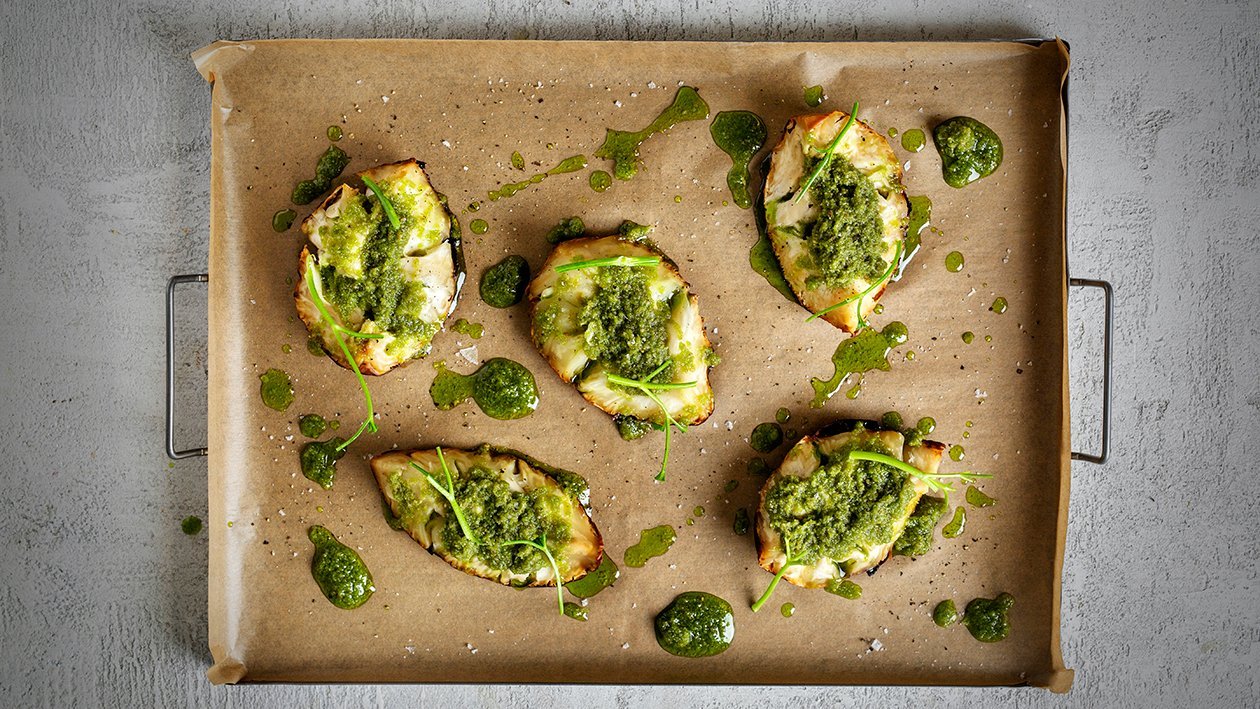 Helbakad rotselleri stjälkpesto Helbakad rotselleri stjälkpesto