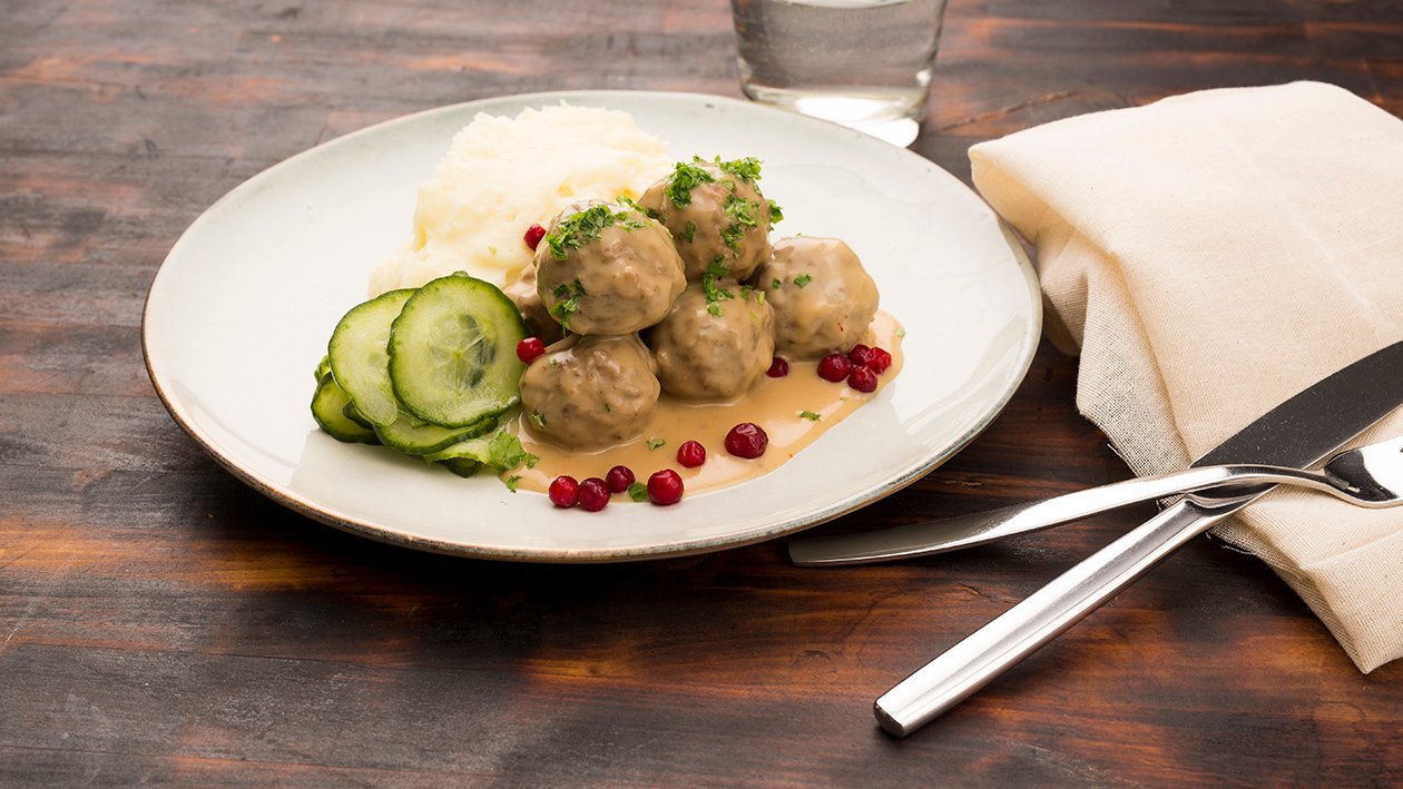 Köttbullar med Cold Base gräddsås Köttbullar med Cold Base gräddsås