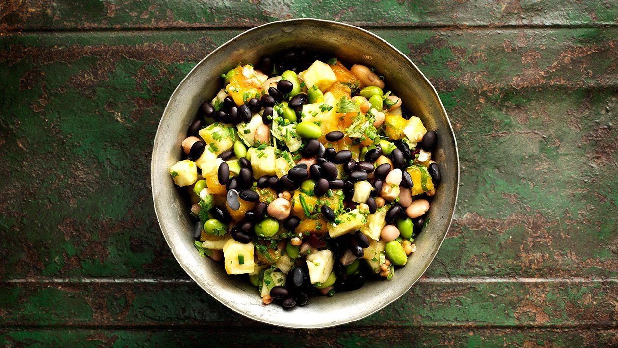 Mango, ananas och bönsallad Mango, ananas och bönsallad