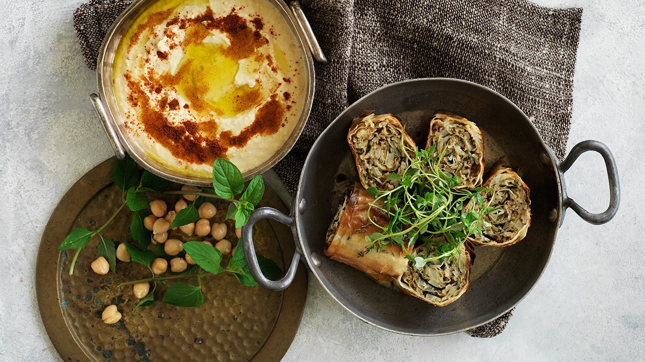 Stekta blomkålsrullar med spiskummin och hummus Stekta blomkålsrullar med spiskummin och hummus