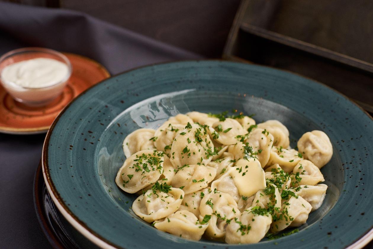 "Pelmeni", Etli Rus Ravioli'si, Ekşi Krema İle "Pelmeni", Etli Rus Ravioli'si, Ekşi Krema İle