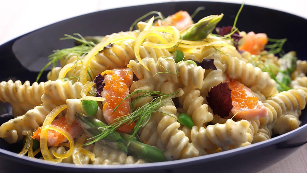 Somon ve Kuşkonmazlı Fusilli Somon ve Kuşkonmazlı Fusilli