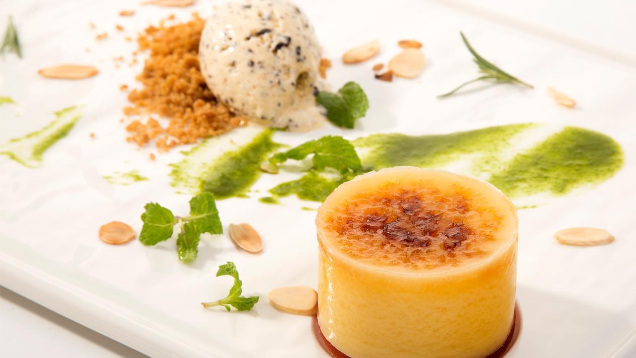 Bánh kem trứng, sốt quế tây Bánh kem trứng, sốt quế tây